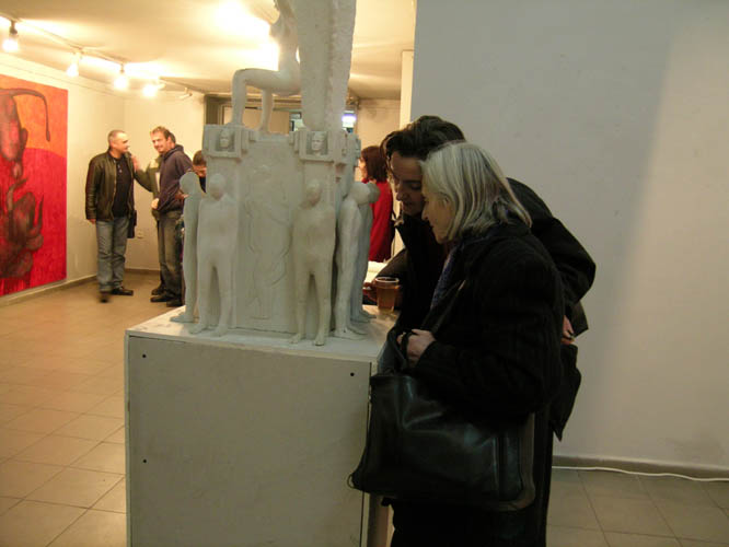 look_into the temple