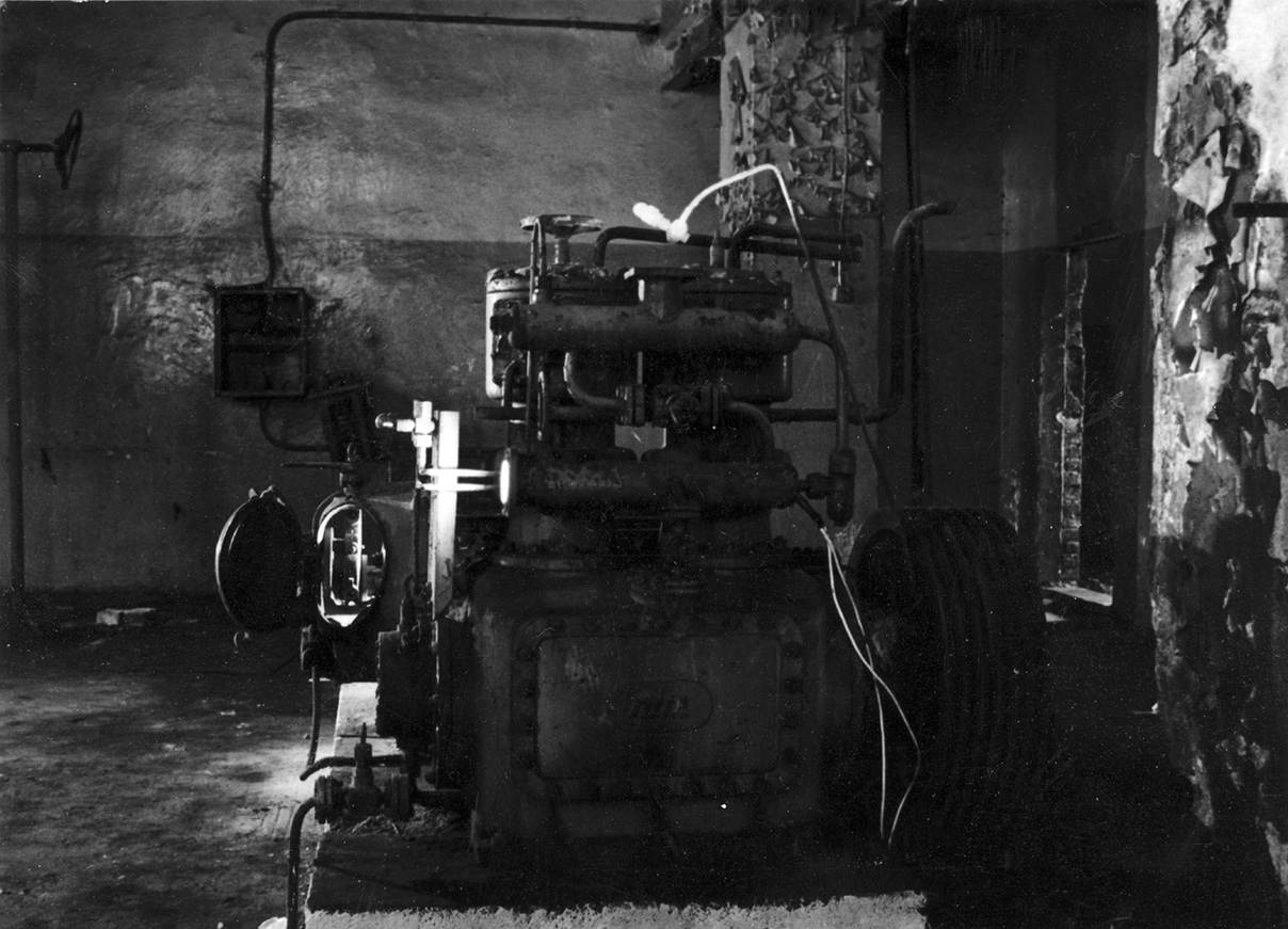 machini_BW_profil