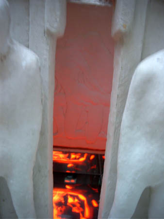 jakuzi_inside_relief2